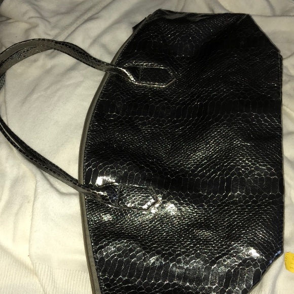 Handbag - Picture 2 of 4